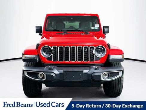 Used 2025 Jeep Wrangler Unlimited Sahara AWD/4WD image 2
