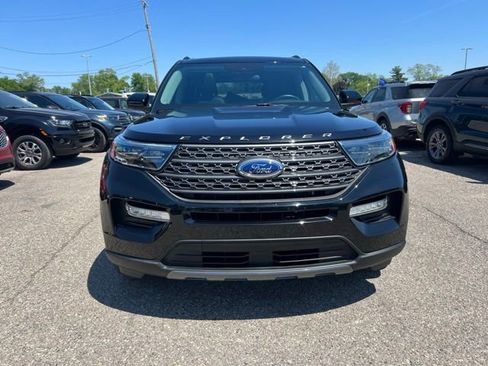 Certified 2024 Ford Explorer XLT w/ Equipment Group 202A AWD/4WD image 2