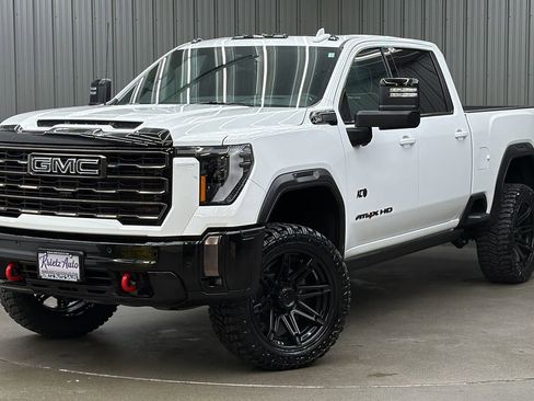 Used 2024 GMC Sierra 2500 AT4X image 1