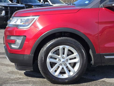 Used 2017 Ford Explorer XLT w/ Equipment Group 201A image 7