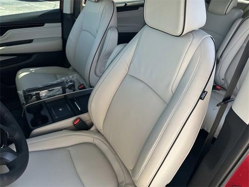 New 2026 Honda Odyssey Touring image 24