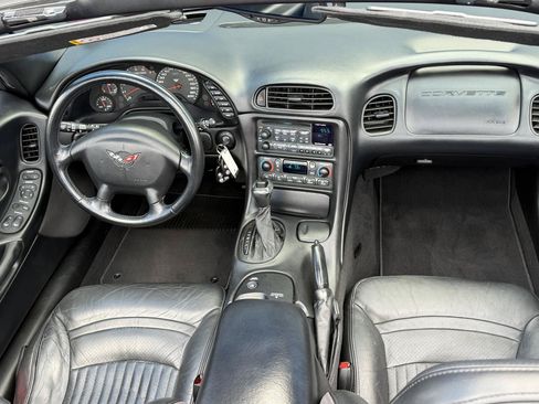 Used 2002 Chevrolet Corvette Convertible w/ Preferred Equipment Group2 RWD image 12