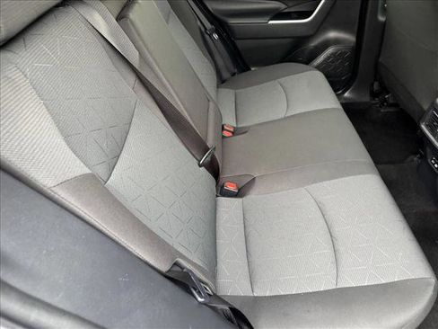 Used 2025 Toyota RAV4 XLE AWD/4WD image 18