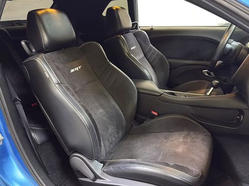 Used 2015 Dodge Challenger SRT w/ Technology Group image 22