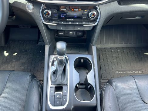 Used 2020 Hyundai Santa Fe SEL w/ Convenience + Premium Package FWD image 18