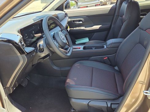 New 2026 Nissan Kicks SR image 3