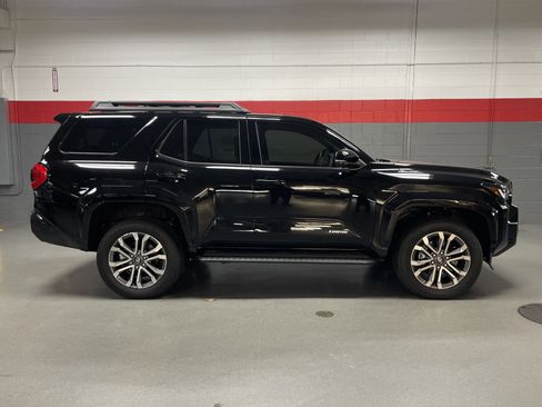 Used 2025 Toyota 4Runner Limited image 37