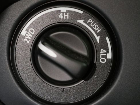 Used 2022 Nissan Frontier PRO-4X w/ Pro-4X Premium Package image 22