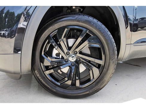 Used 2023 Volkswagen Atlas SE w/ Panoramic Sunroof Package FWD image 30