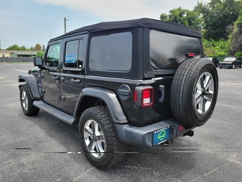 Used 2020 Jeep Wrangler Unlimited Sahara AWD/4WD image 11
