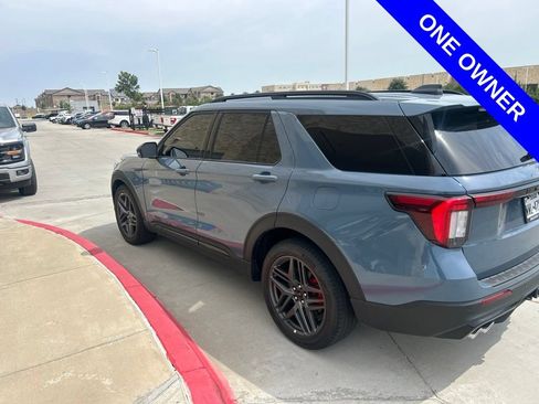 Used 2025 Ford Explorer ST AWD/4WD image 4