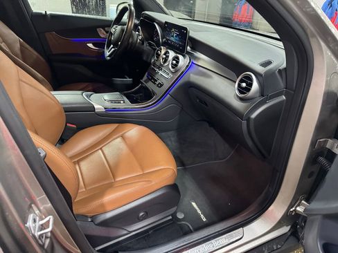 Used 2021 Mercedes-Benz GLC 300 4MATIC image 23