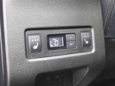 Used 2025 Mitsubishi Outlander 4WD Plug-In Hybrid image 15