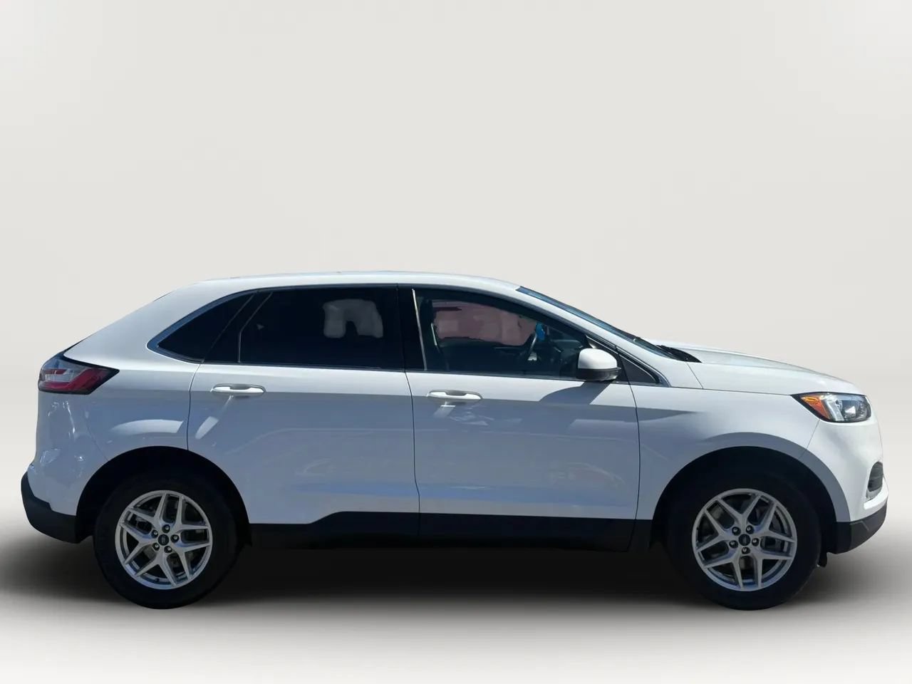 Used 2022 Ford Edge SEL w/ Convenience Package AWD/4WD image 2