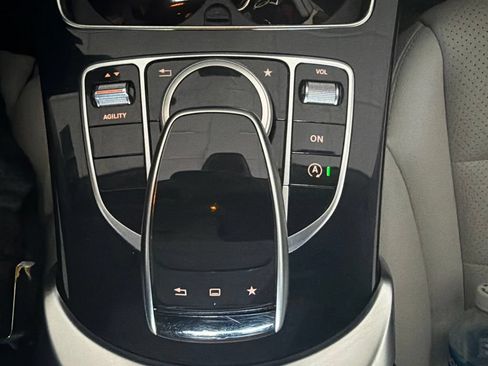 Used 2015 Mercedes-Benz C 300 4MATIC Sedan image 21