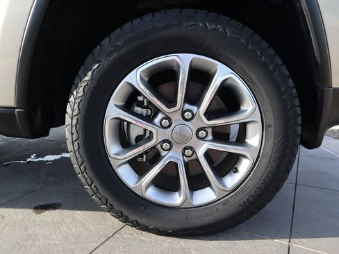 Used 2015 Jeep Grand Cherokee Limited image 31