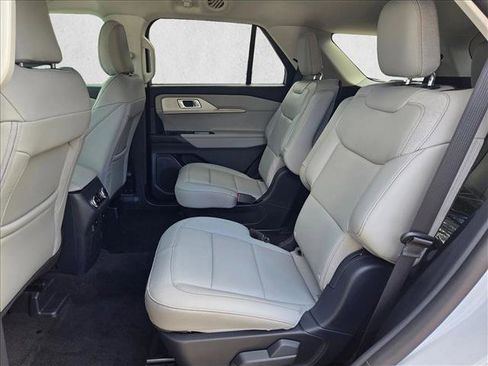 New 2026 Ford Explorer Active RWD image 16