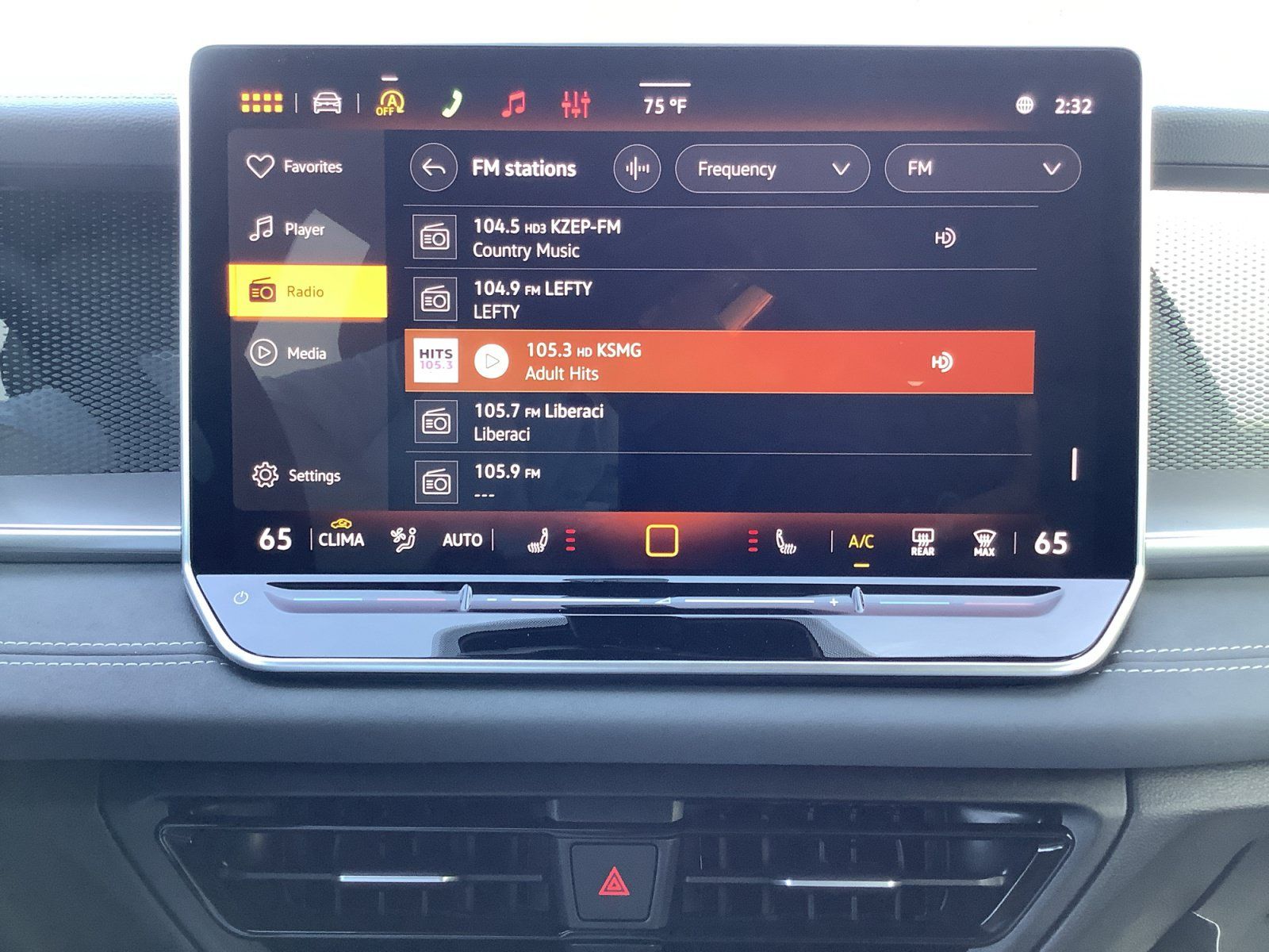 New 2026 Volkswagen Tiguan SE R-Line FWD image 17