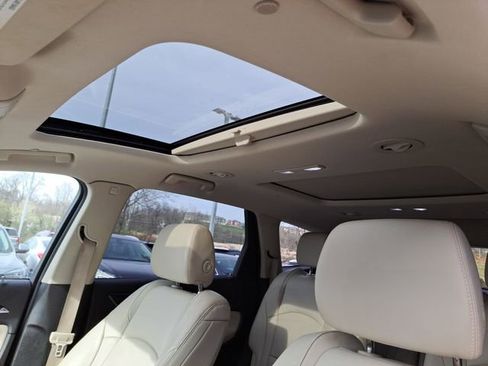 Used 2019 Buick Enclave Essence image 14