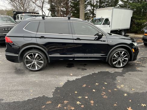 Used 2024 Volkswagen Tiguan SEL R-Line image 11