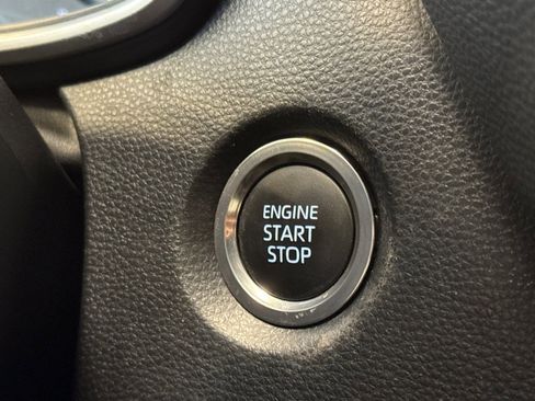 Certified 2025 Toyota Corolla SE image 29