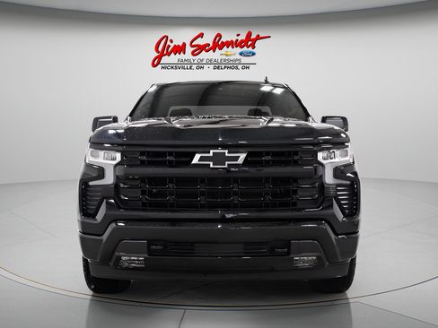 Used 2023 Chevrolet Silverado 1500 RST w/ Z71 Off-Road Package AWD/4WD image 2