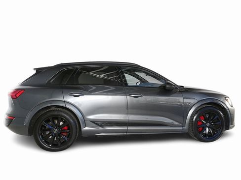 Used 2024 Audi Q8 e-tron Prestige image 10