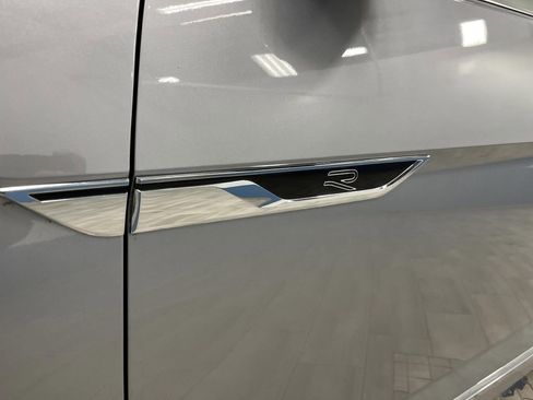 Used 2024 Volkswagen Atlas SEL Premium R-Line image 39