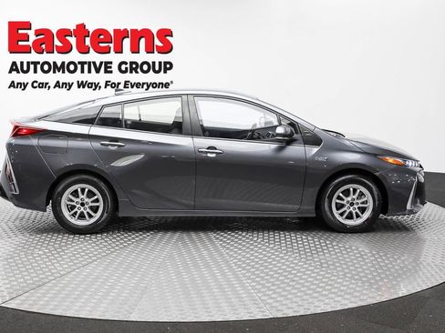 Used 2021 Toyota Prius Prime LE FWD image 4