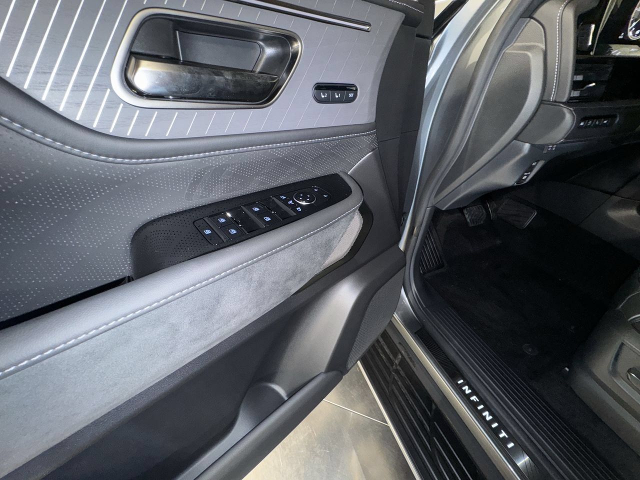 New 2026 INFINITI QX80 Autograph AWD/4WD image 18