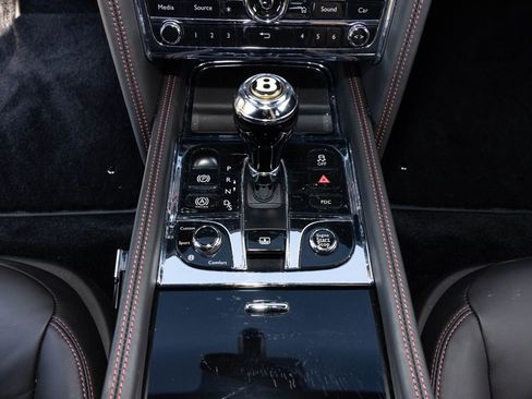 Certified 2019 Bentley Mulsanne image 33