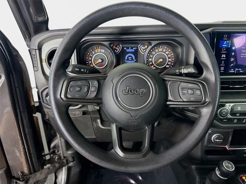 Used 2024 Jeep Gladiator Sport AWD/4WD image 12