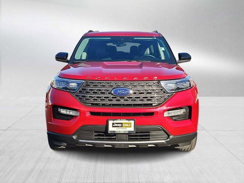Used 2022 Ford Explorer XLT w/ Equipment Group 202A image 3
