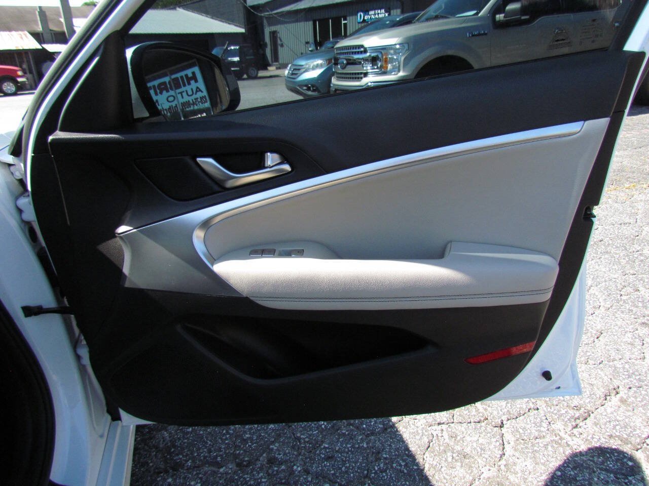Used 2019 Genesis G70 2.0T Advanced RWD image 19