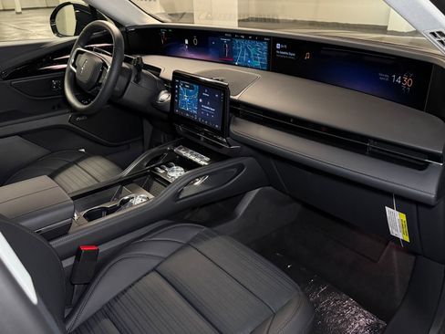 New 2026 Lincoln Nautilus Reserve w/ Jet Appearance Package AWD/4WD image 7
