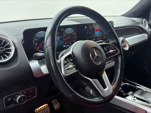 Used 2022 Mercedes-Benz GLB 250 image 23