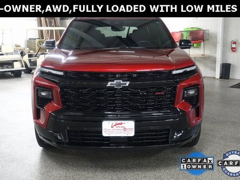 Used 2024 Chevrolet Traverse RS image 2