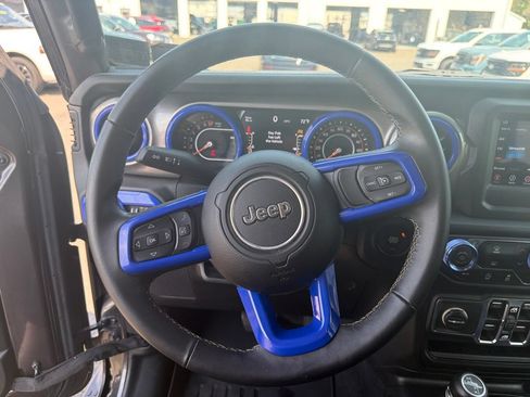 Used 2019 Jeep Wrangler Unlimited Sahara AWD/4WD image 21