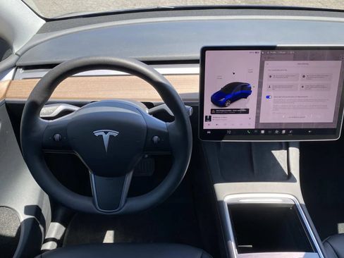 Used 2023 Tesla Model Y Long Range AWD/4WD image 12