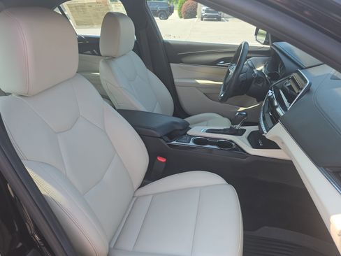 Used 2023 Cadillac CT4 Luxury w/ Sun And Sound Package RWD image 10