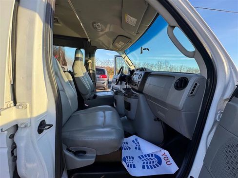 Used 2014 Ford E-250 and Econoline 250 Extended w/ Power Group image 37