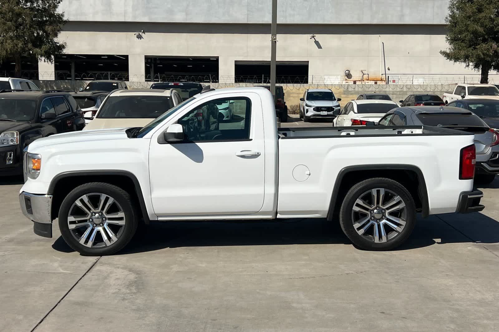 Used 2015 GMC Sierra 1500 SLE RWD image 4