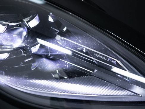 Certified 2025 Porsche Macan image 34