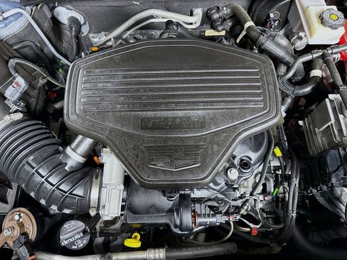 Used 2022 Cadillac XT5 Premium Luxury w/ Technology Package image 39