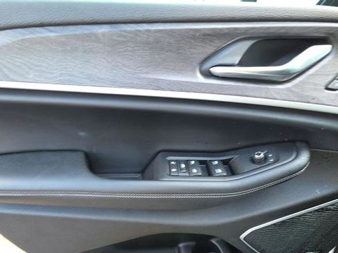 Used 2022 Jeep Grand Cherokee L Limited image 5