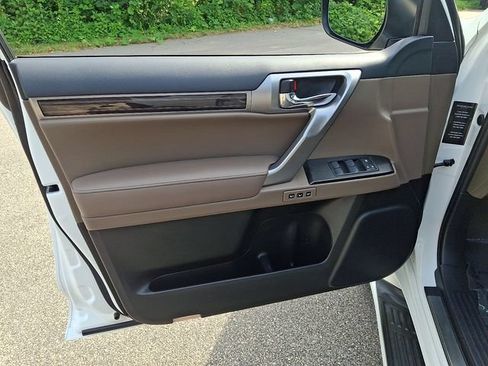 Used 2022 Lexus GX 460 Premium w/ Premium Package AWD/4WD image 14
