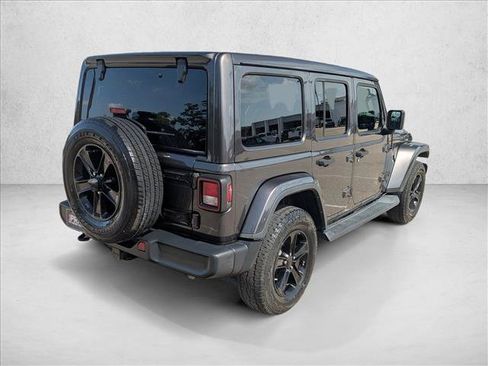 Used 2019 Jeep Wrangler Unlimited Sahara AWD/4WD image 5