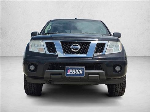 Used 2015 Nissan Frontier SV w/ SV Value Truck Package AWD/4WD image 2