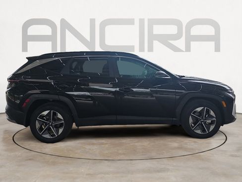 Used 2025 Hyundai Tucson SEL FWD image 9