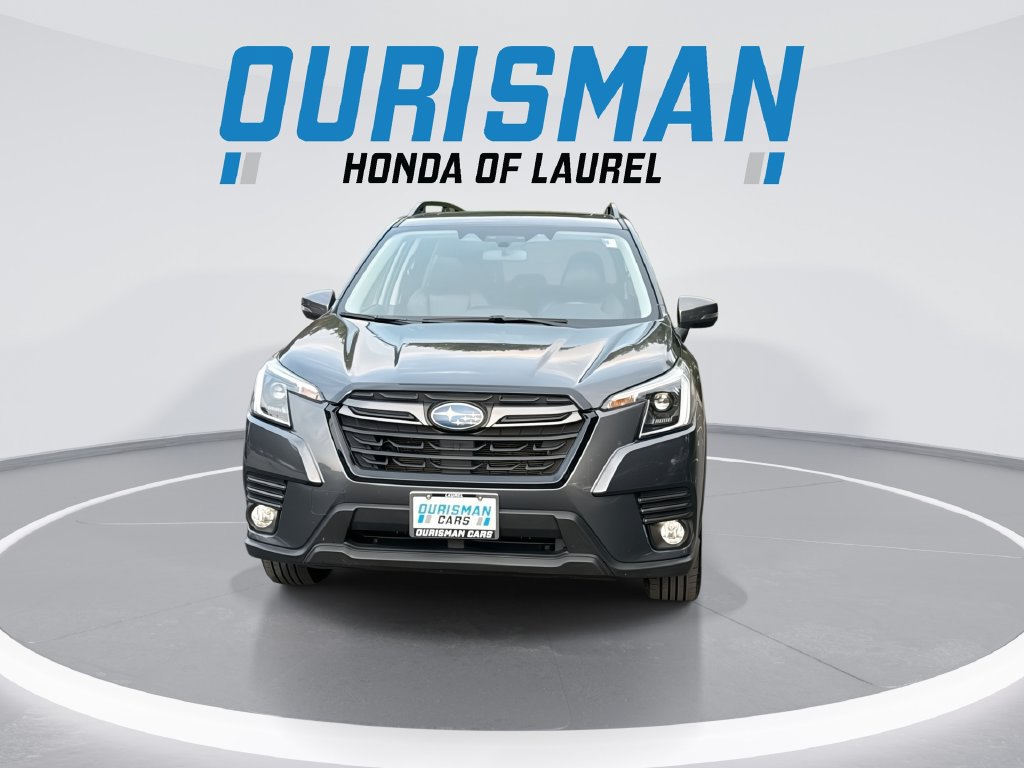 Used 2023 Subaru Forester Limited AWD/4WD image 3